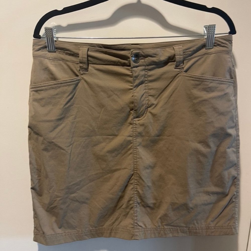 Lightweight field skort size T10 (tall)